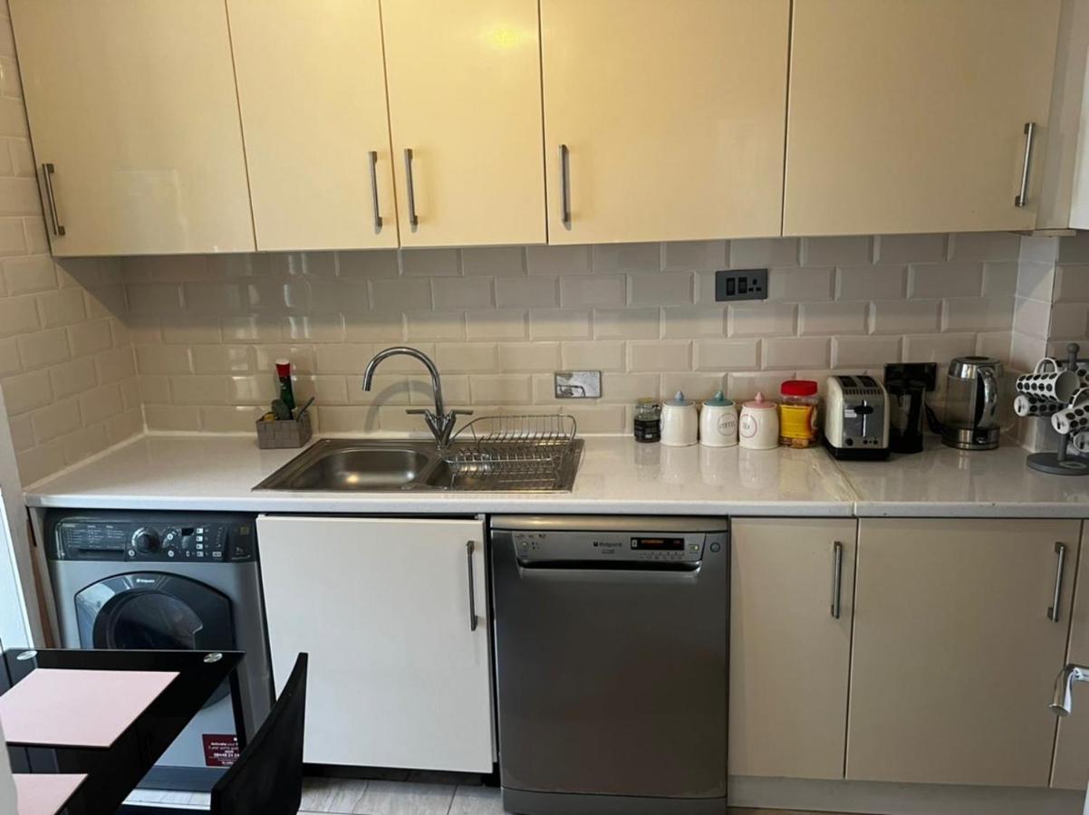 Cosy 2-Bedroom Flat In Finsbury Park, Modern, Convenient & Close To Central London! Dış mekan fotoğraf